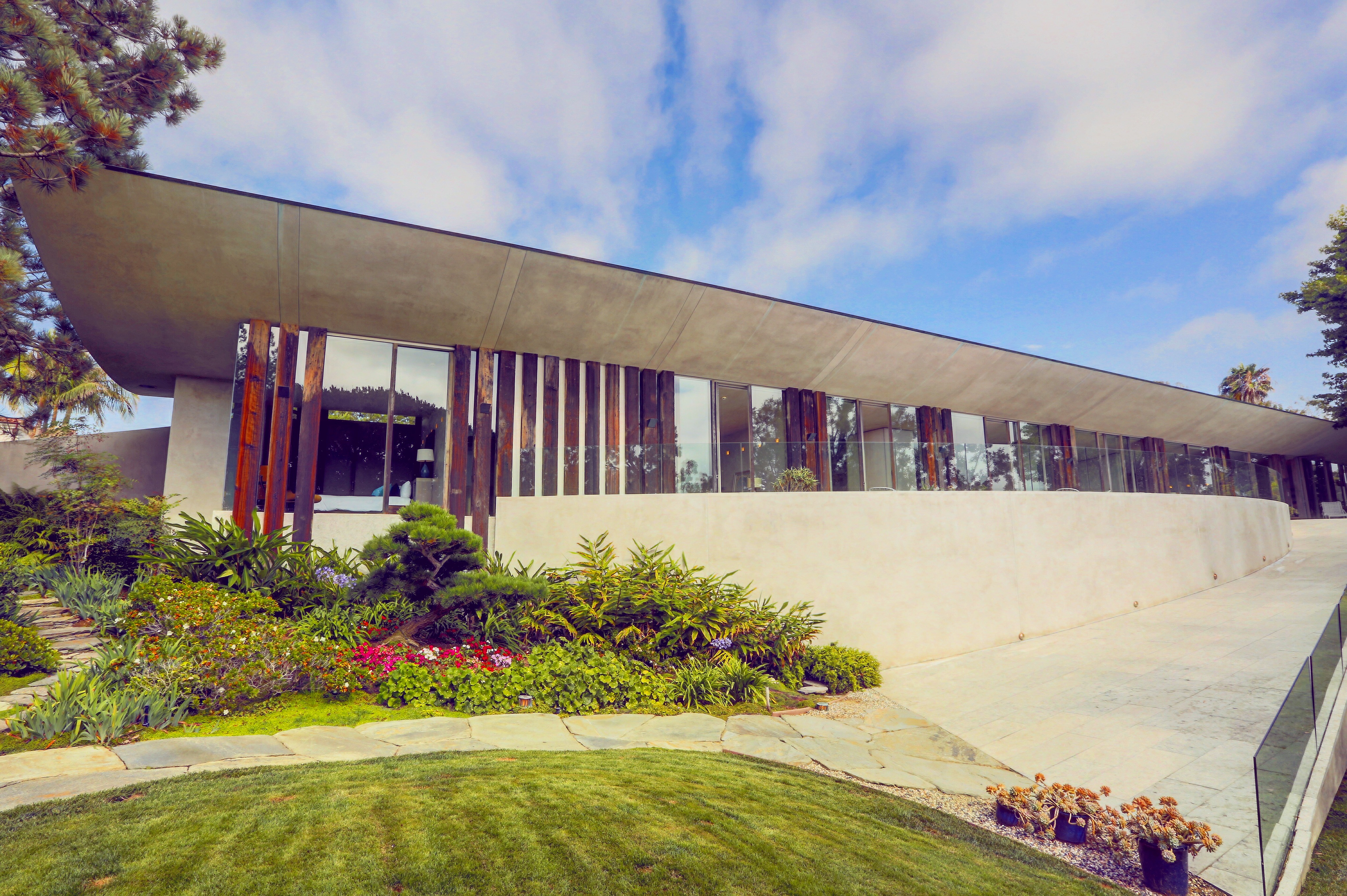 Architecturally Significant La Jolla Farms Home