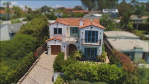 Home Features Award-Winning Garden & Ocean Views